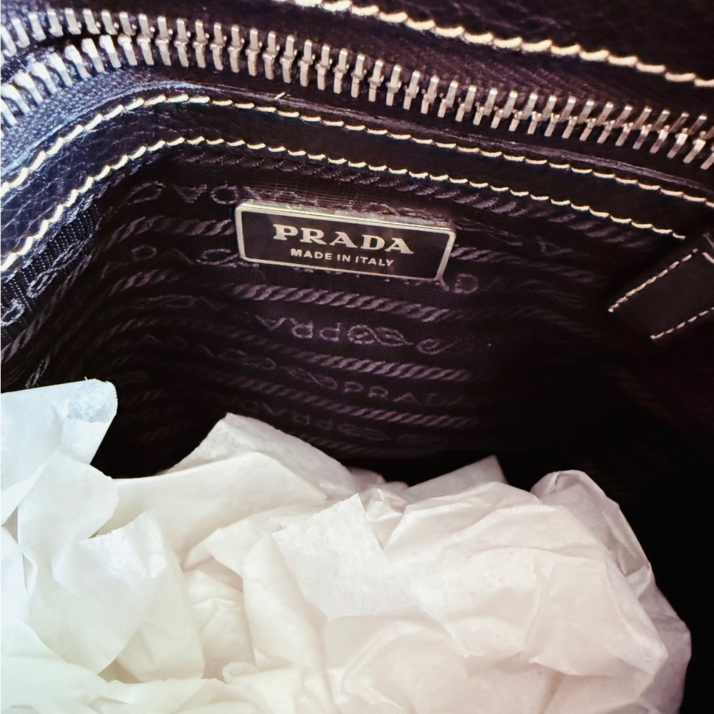 Vintage PRADA Vitello Diano Shoulder Bag Tessuto Black Nylon w/ Silver Lock/Key - Picture 3 of 4